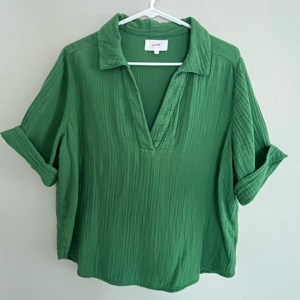 XiRENA Emerald Green Gauzy Top, size Medium - Picture 1 of 7